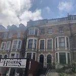 New! Seaside Central Scarborough Apartment
