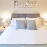 Host & Stay - The Avenue Victoria Apartment