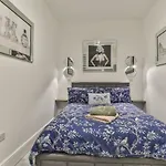 The Monroe - 2Nd Floor - Luxury For Up To 4 Guests Near Open Air Theatre And North Bay