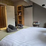Ashburton House - B&B