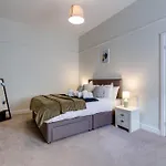 Esplanade Garden Apartment