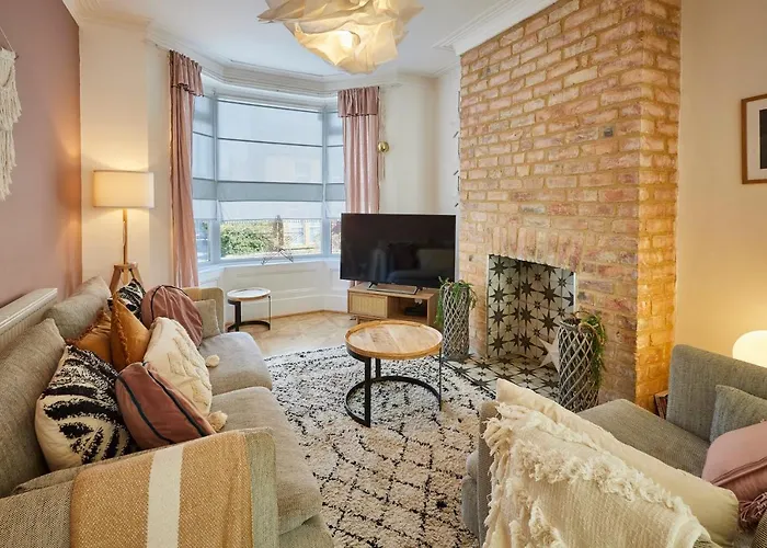 Host & Stay - Luna Terrace