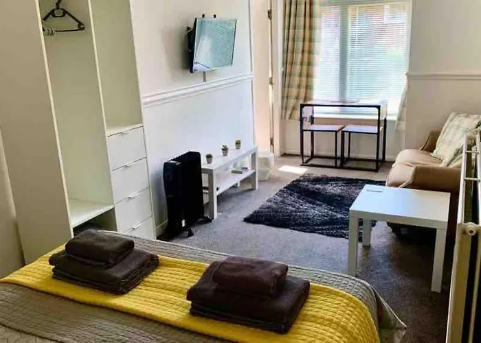 1Studio Avenue House