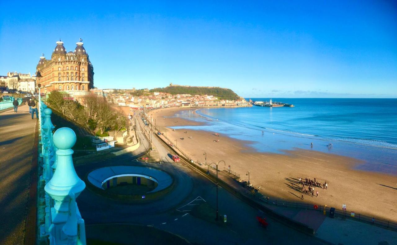 Penthouse, Private Balcony, Superb Views, Lift, Reserved Free Parking Apartment