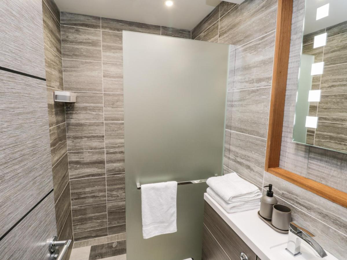 North Bay Retreat Apartment Scarborough