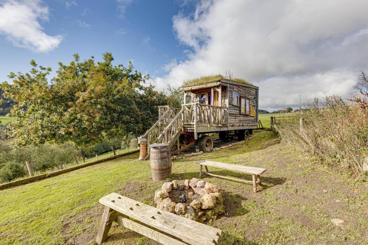 2x Double Bed - Glamping Wagon Dalby Forest Holiday home *
