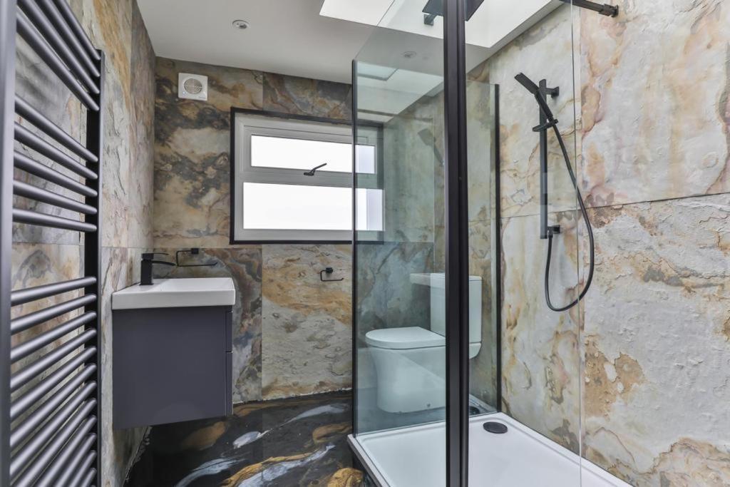 Holiday home 23 Trafalgar Square With Hot Tub And Cinema *