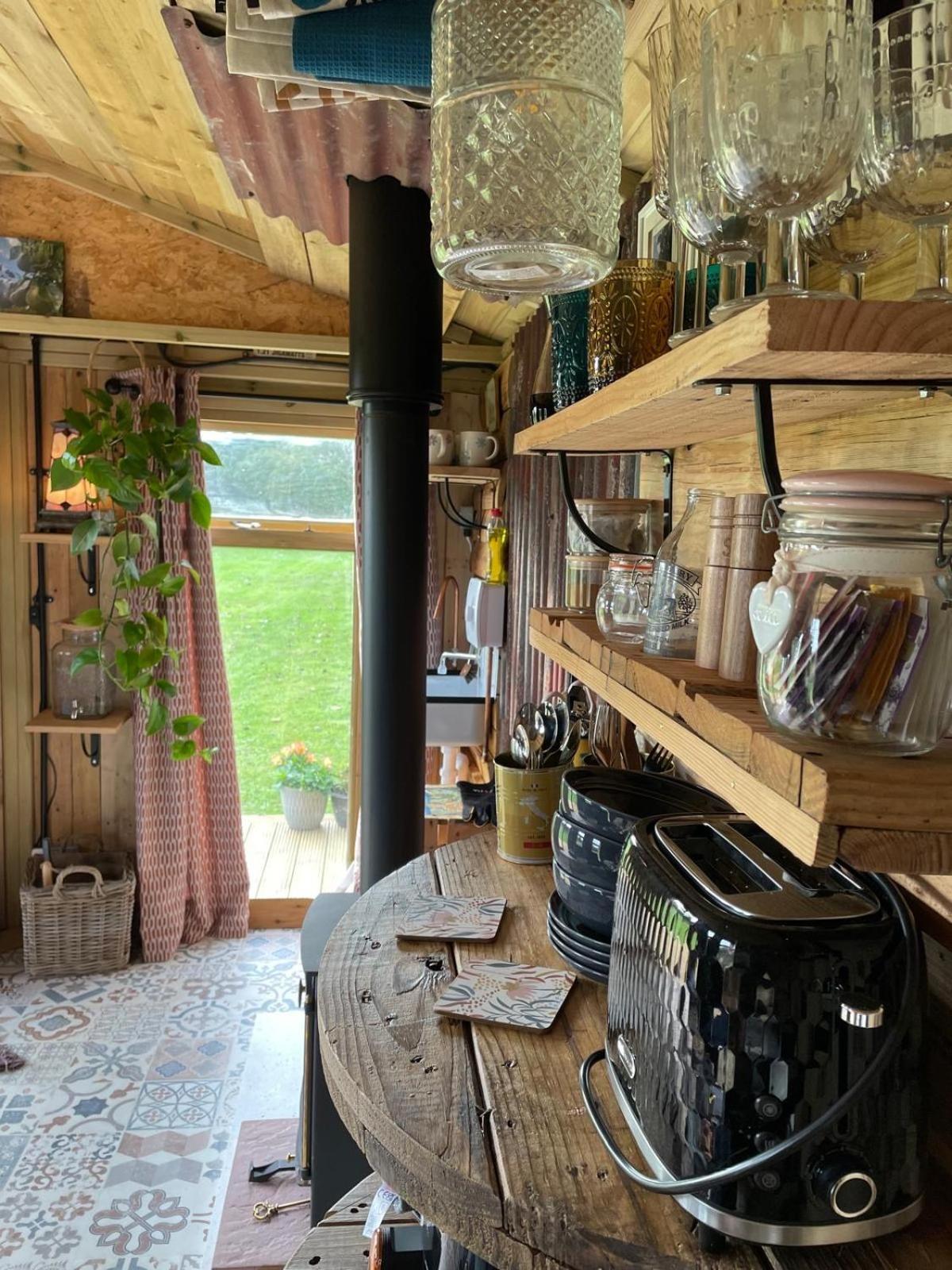 Pear Tree Hut At Carr House Farm
