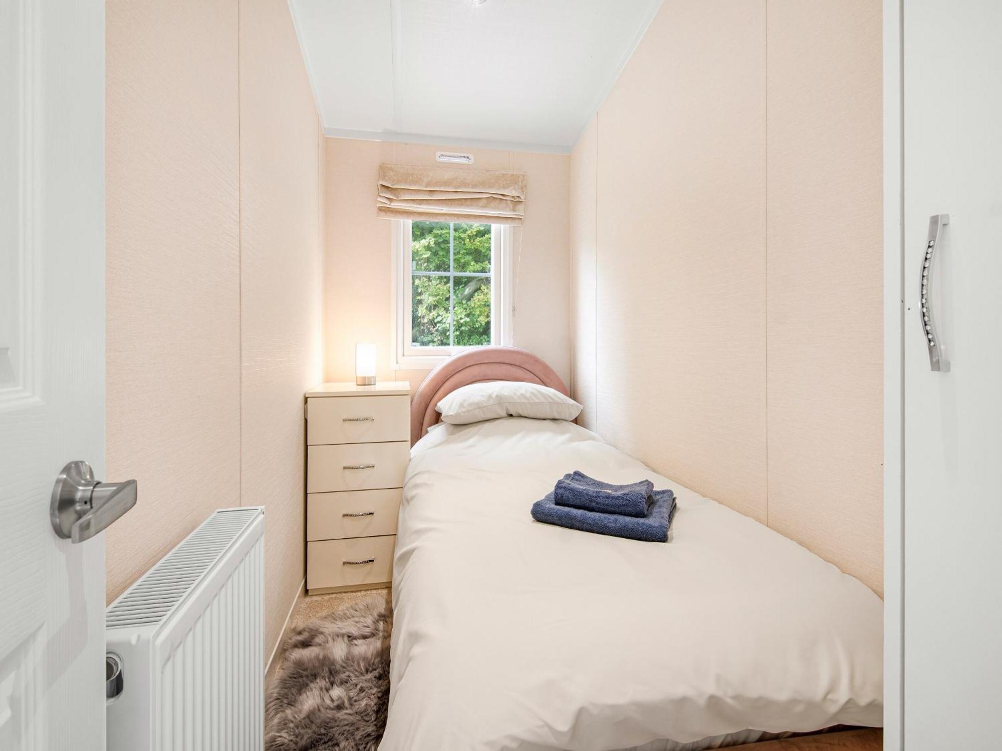 Holiday home European - Uk40848