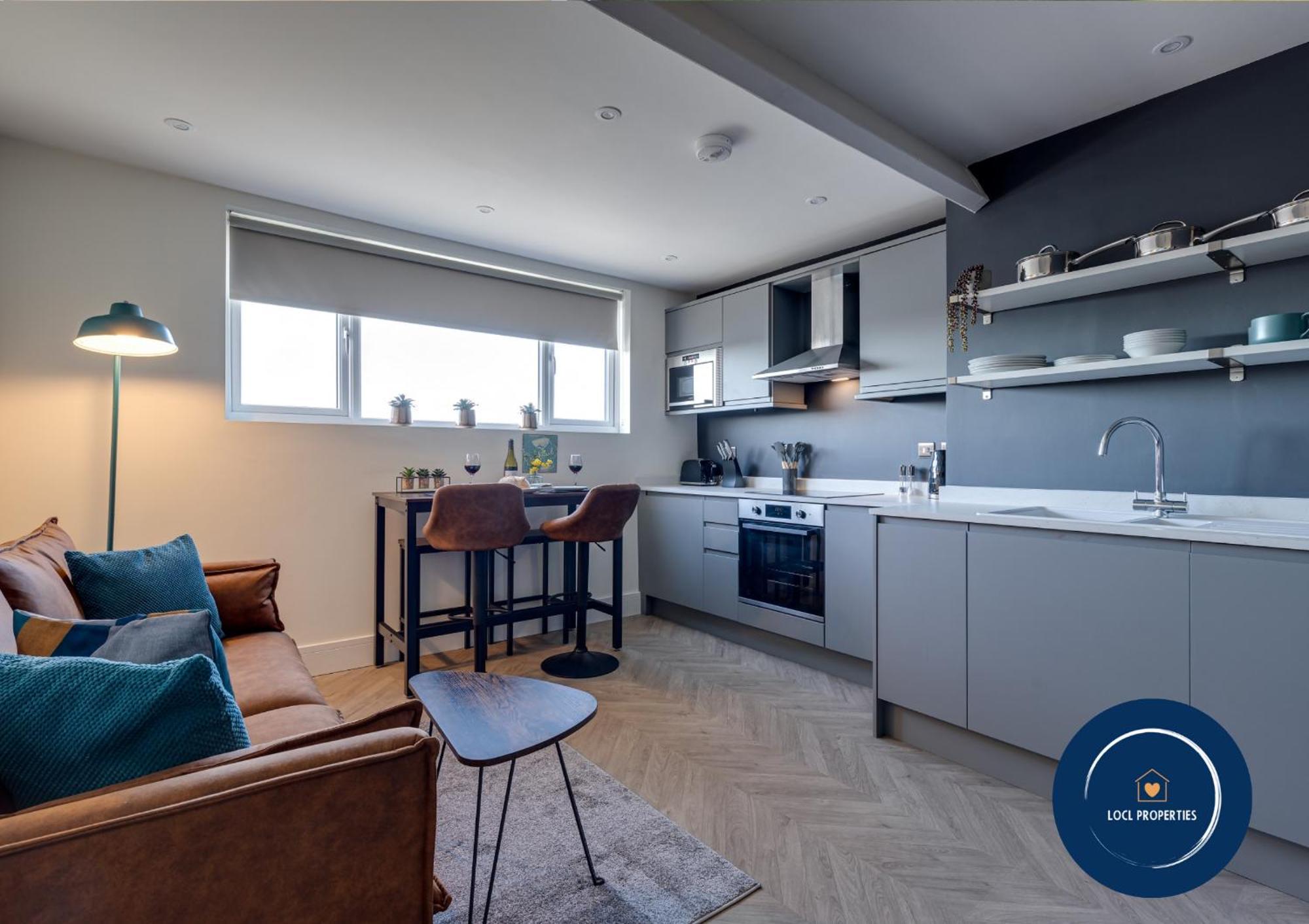 Apartment 4 North Marine *