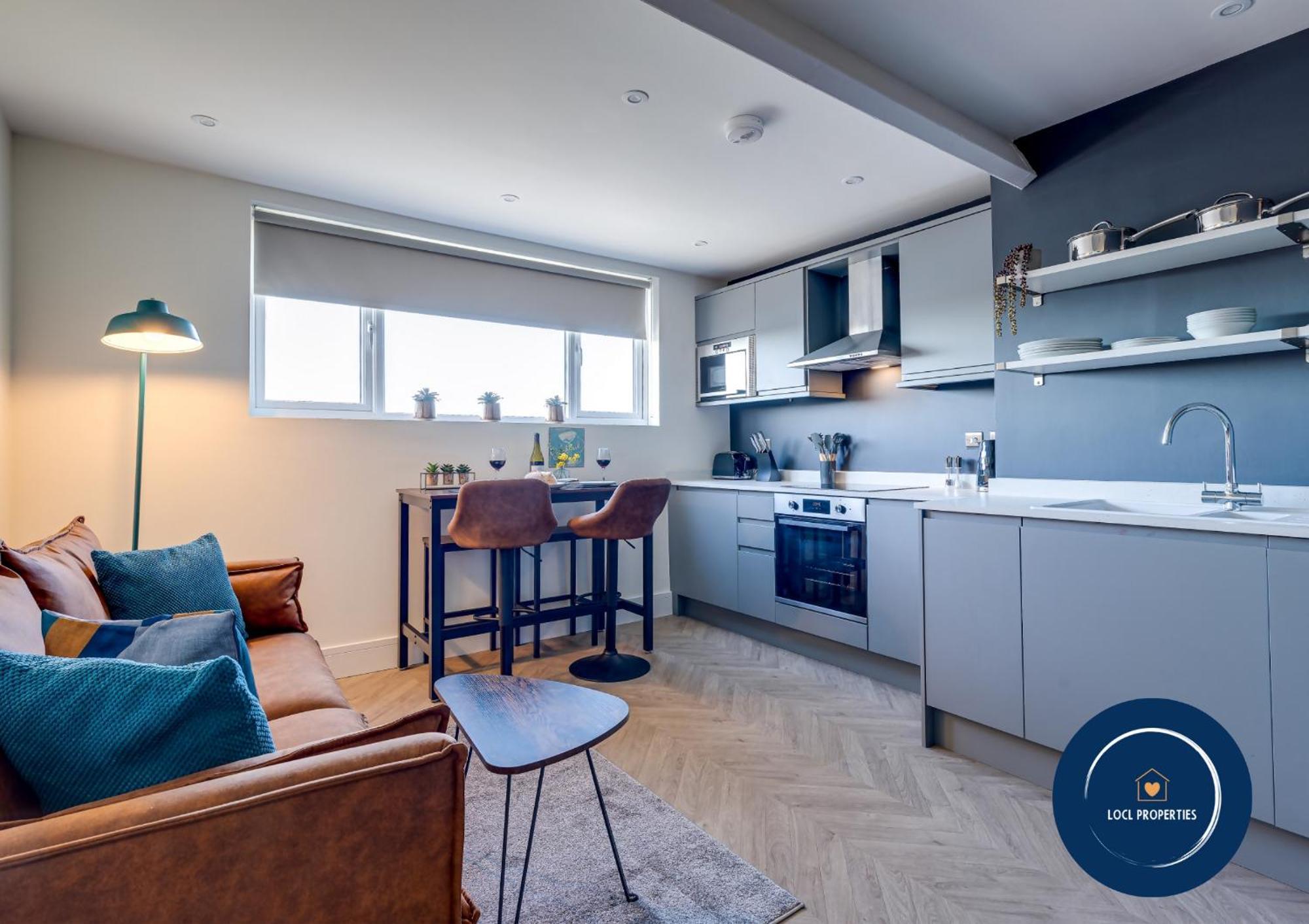 Apartment 4 North Marine *