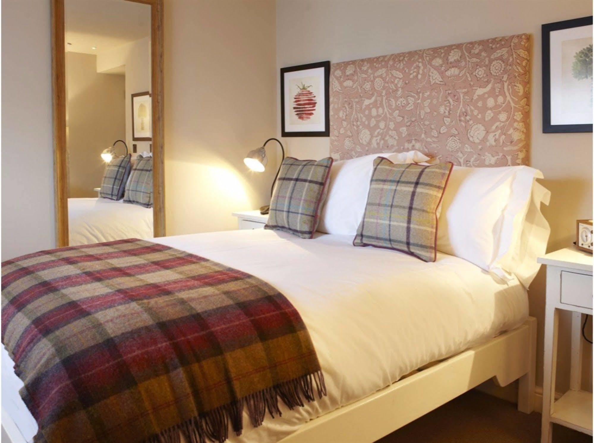 The Plough & 5*