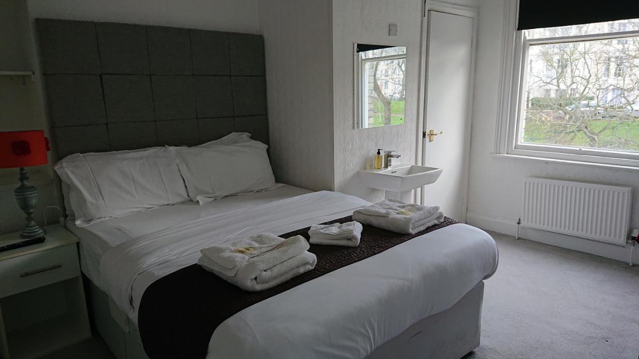 Marine Hotel