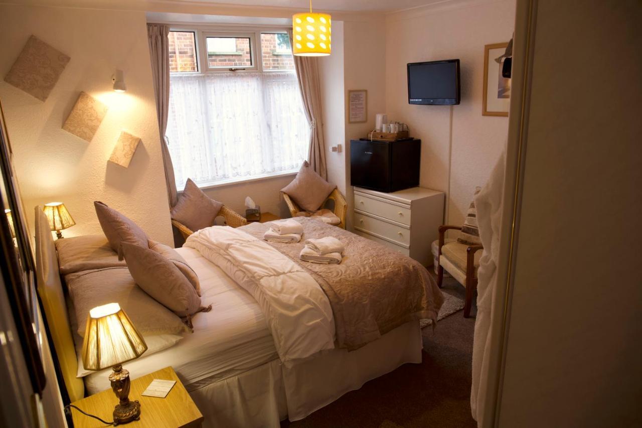 Marina Guest house Scarborough
