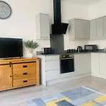 Sandleigh Apartment