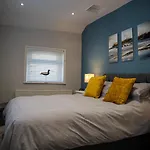 Castle-View Apartments, Flat Two