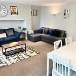 South Cliff Apartment With Garden