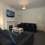 Pass The Keys Trafalgar House, Sleeps 6,Free Parking,Scarborough
