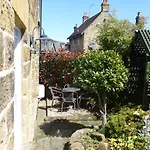 2 Church Cottages