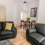 6 St Marys Walk