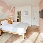 Host & Stay - The Beach House @ Scarborough