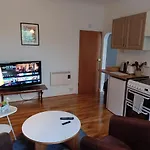 Trafalgar Shortstop Apartment