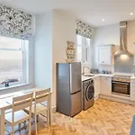 Host & Stay - 2 Maritime Apartments