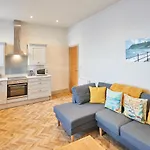 Host & Stay - 2 Maritime Apartments
