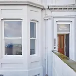 Host & Stay - 2 Maritime Apartments