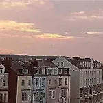 Apt 4 - Queens Court