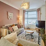 Host & Stay - Luna Terrace