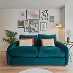 Host & Stay - Scarborough View Luxury Apartment