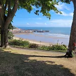 Sea Side Flat 5 With Fast Wifi And Free Parking