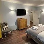 Seaside Hideaway - Free Onstreet Parking