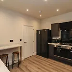 23 Trafalgar Square