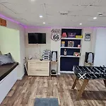 Ground Floor Apartment Up To 6 Guests With Games Chill Out Room