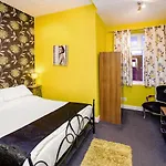 Valley View Apartment