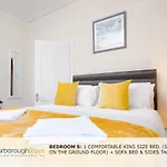 Scarborough Stays - Victorian Townhouse - 5 Bedrooms - Sleeps 9