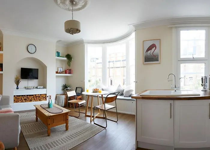 Host & Stay - Marine Sands