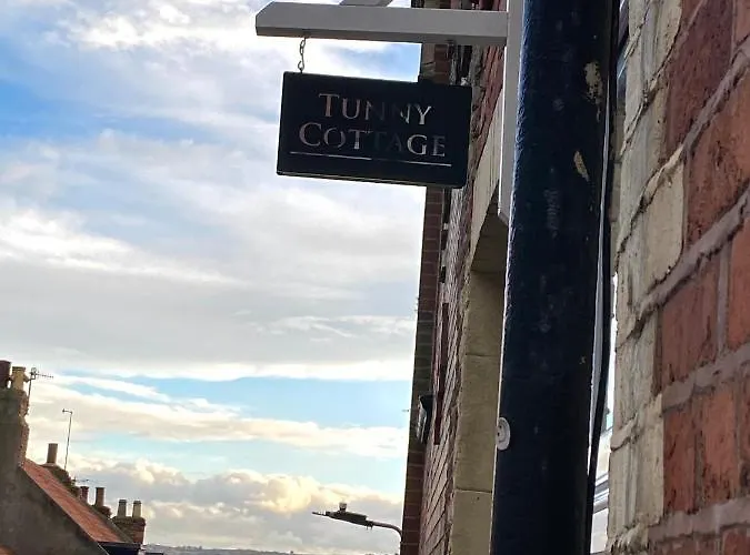 Tunny Cottage In Old Town Scarborough