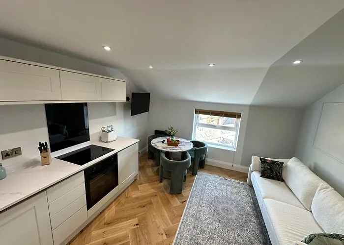 New Stylish One Bedroom