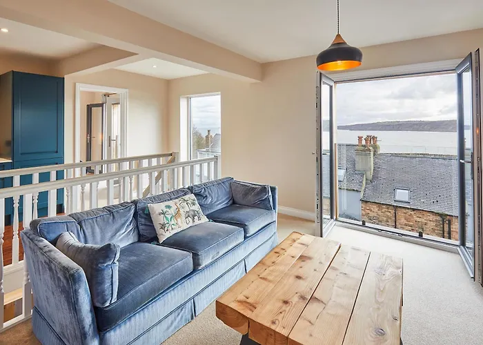 Host & Stay - Watch House