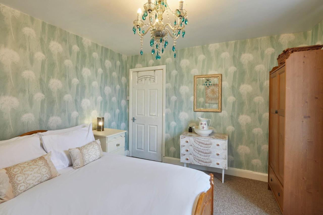 Host & - Retreat Holiday home