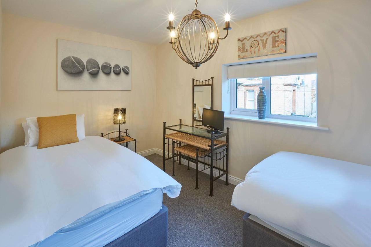 Host & - Sitwell Holiday home *