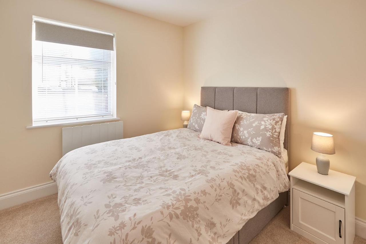 Host & - South Cliff Apartment