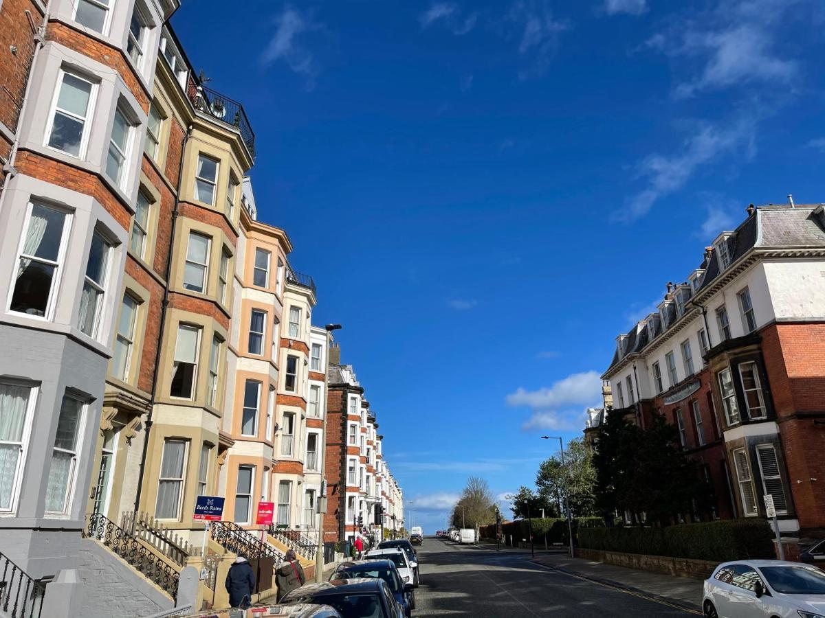 Penthouse, Private Balcony, Superb Views, Lift, Reserved Free Parking