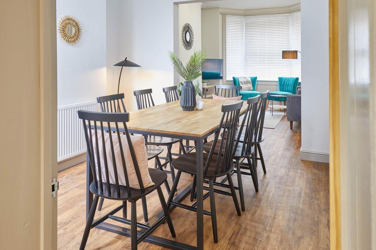 Host & - Clifton House Holiday home *