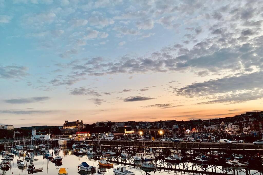 200 Year Old Large Townhouse With Sea Views * Scarborough