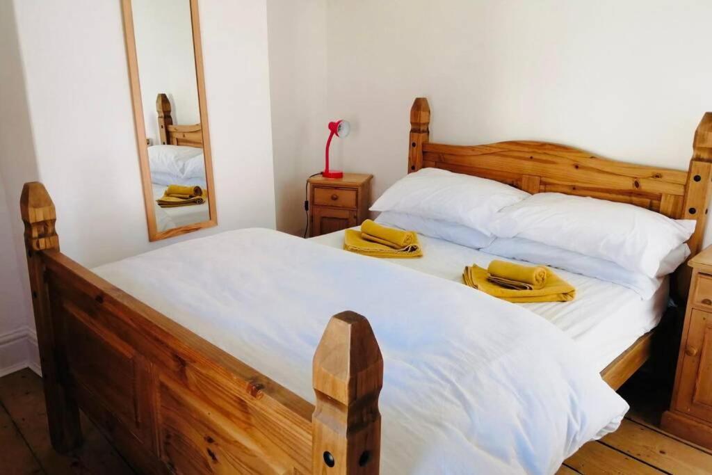 Holiday home 200 Year Old Large Townhouse With Sea Views Scarborough