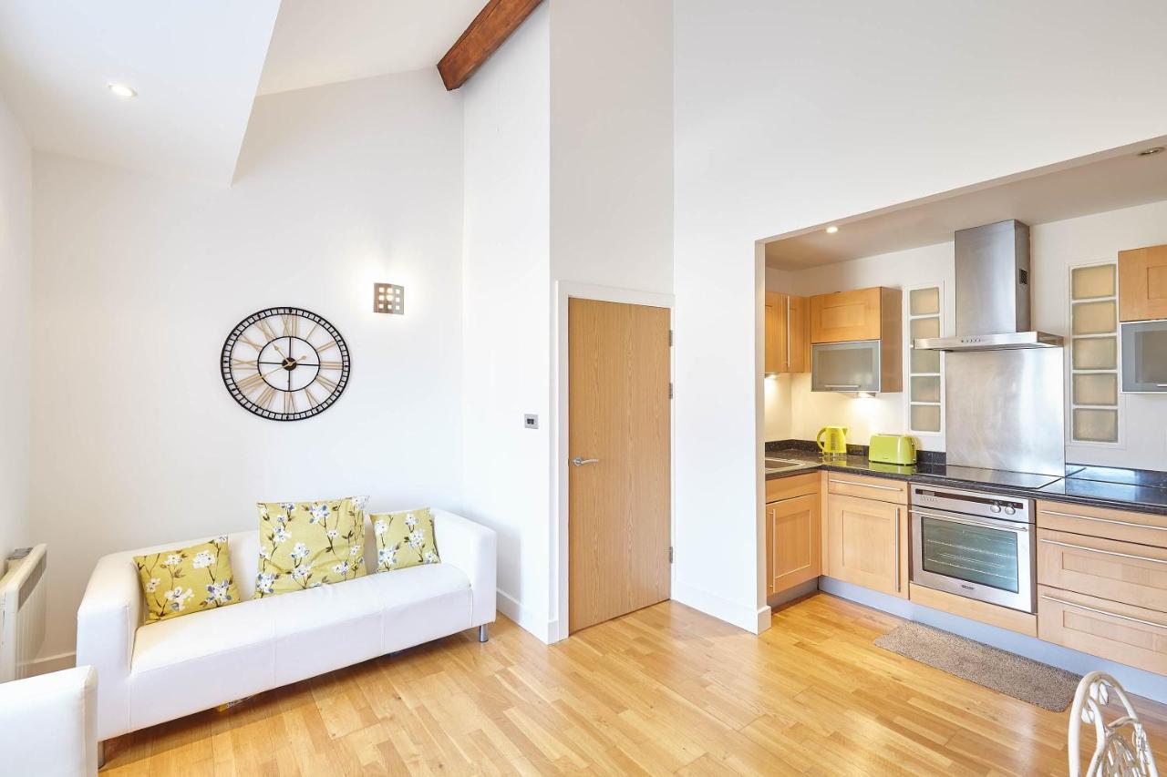 Host & - Penthouse Pad Apartment Scarborough
